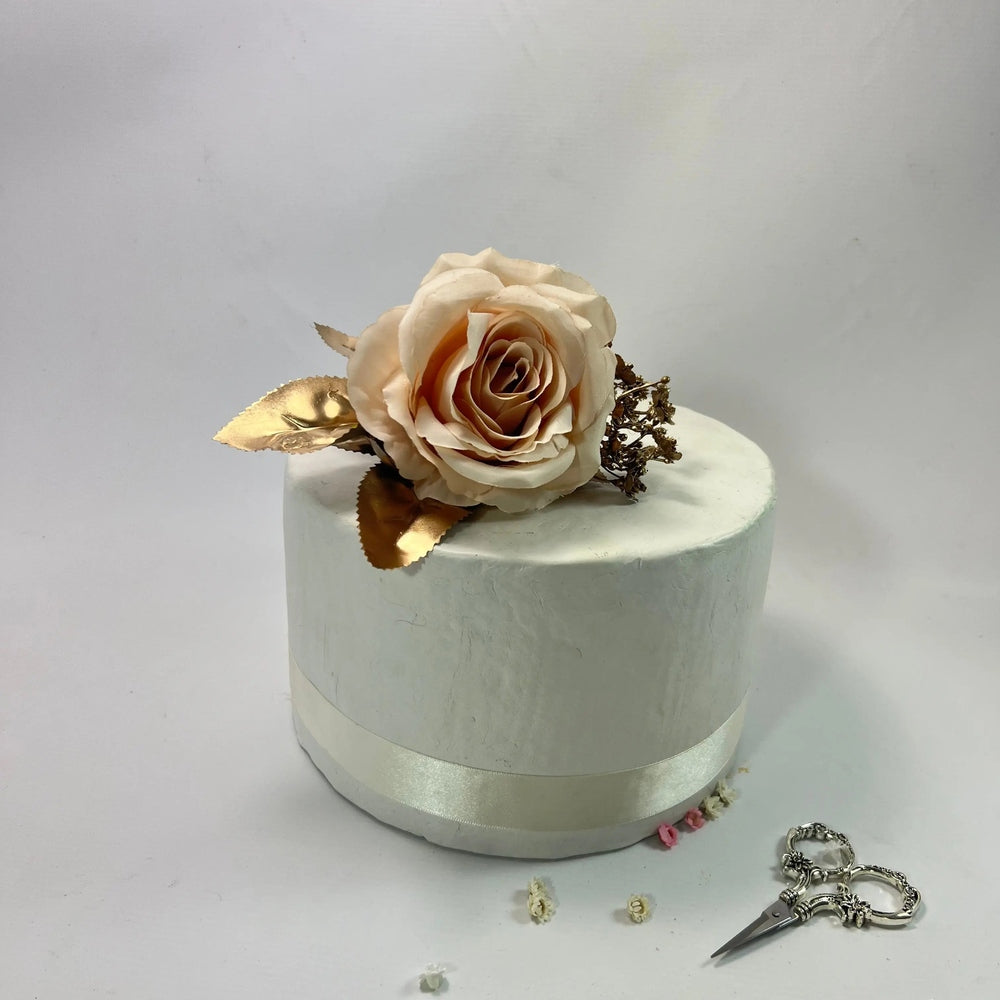 Champagne And Gold Rose Cake Flowers Claire De Fleurs