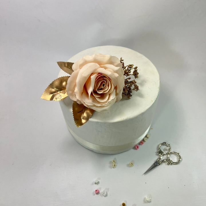 Champagne And Gold Rose Cake Flowers Claire De Fleurs