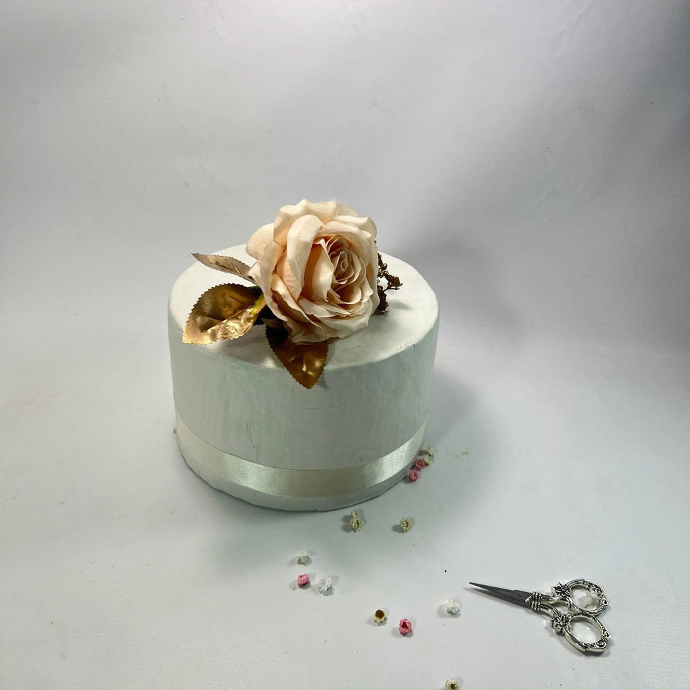 Champagne And Gold Rose Cake Flowers Claire De Fleurs